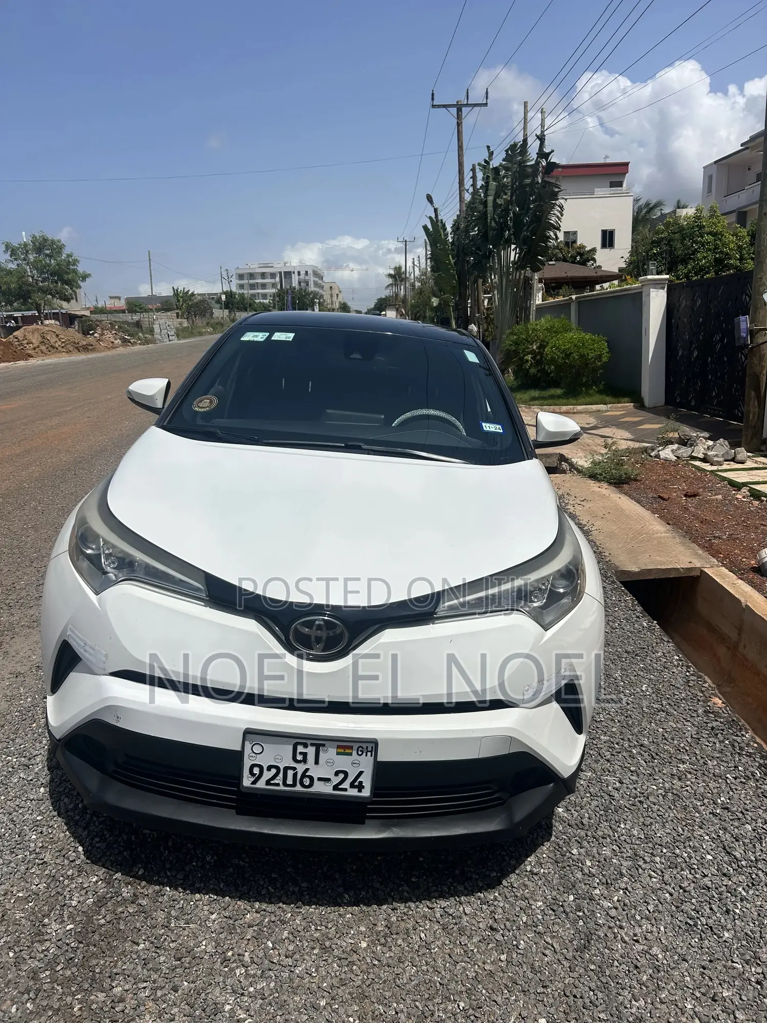 Toyota C-HR LE FWD 2019 White