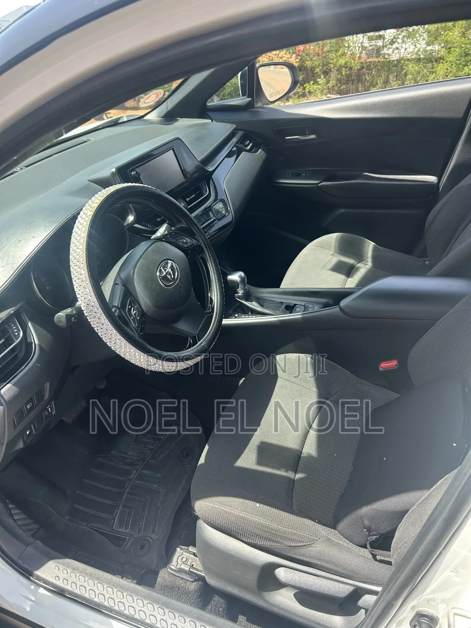 Toyota C-HR LE FWD 2019 White