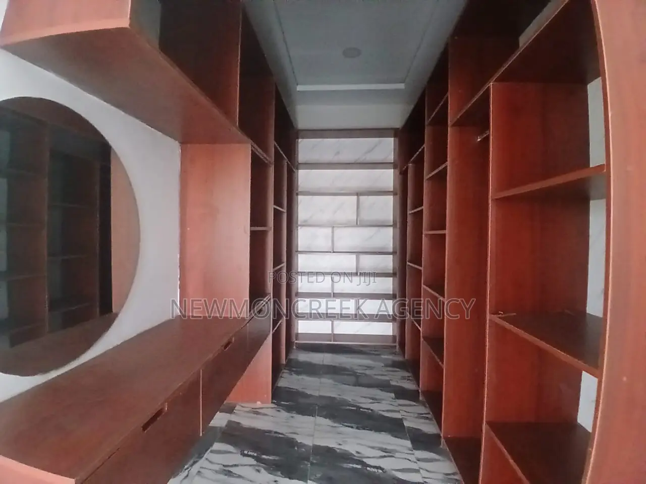 5bdrm Duplex in With Swimming Pool., Lake Side Estate for sale