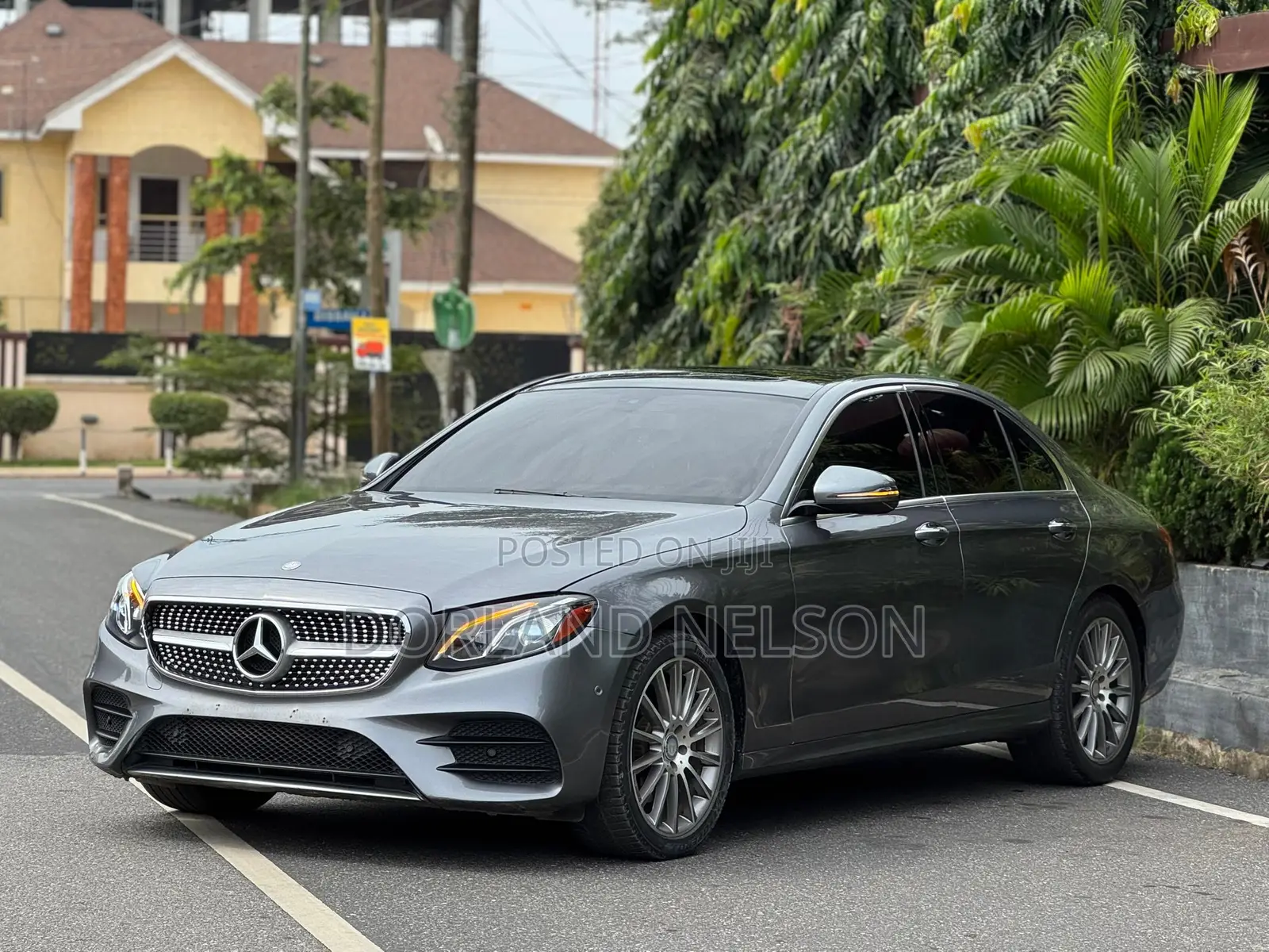 Mercedes-Benz E300 4Matic AWD Sedan (2.0L 4cyl 9A) 2017 Gray