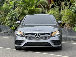 Mercedes-Benz E300 4Matic AWD Sedan (2.0L 4cyl 9A) 2017 Gray