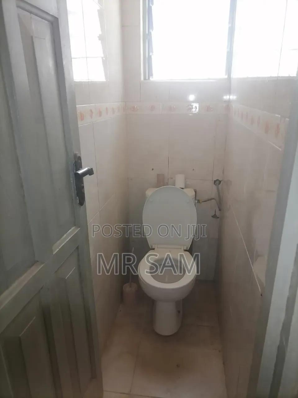 4bdrm House in Awoshie Oyinase, Odorgonno for rent