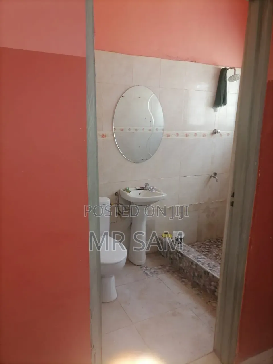 4bdrm House in Awoshie Oyinase, Odorgonno for rent
