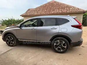 Honda CR-V Touring FWD 2018 Silver