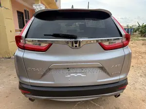 Honda CR-V Touring FWD 2018 Silver