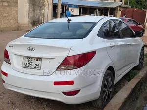 Hyundai Accent SE Sedan 2016 White