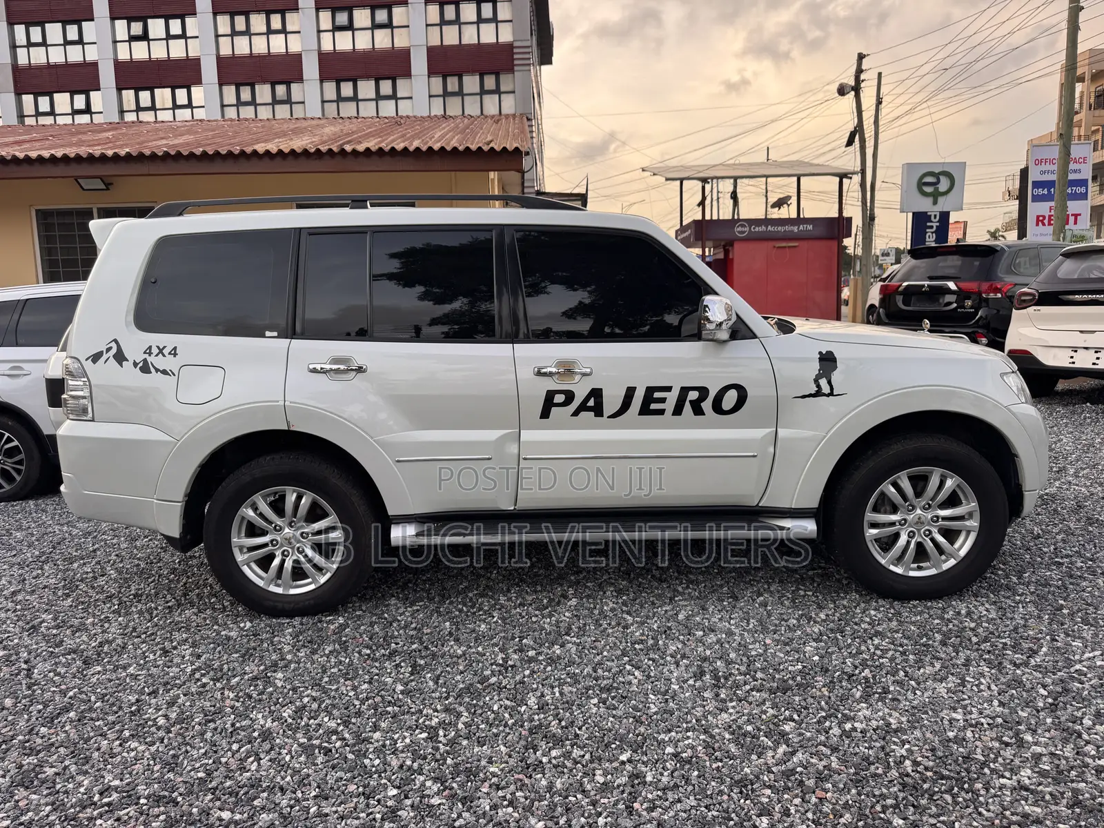 Mitsubishi Pajero 2019 White