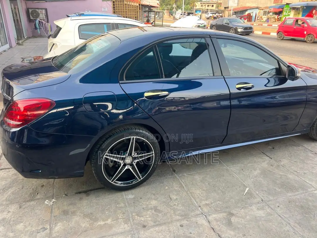 Mercedes-Benz C300 2017 Black