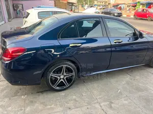Mercedes-Benz C300 2017 Black