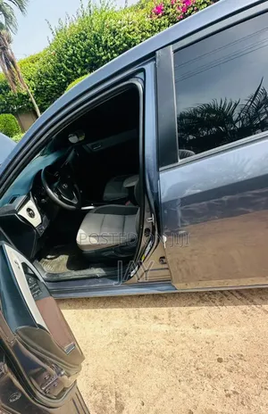 Toyota Corolla LE (1.8L 4cyl 2A) 2019 Gray