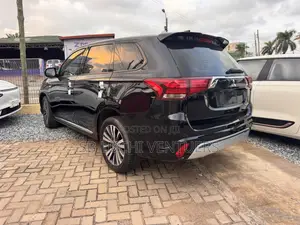 Mitsubishi Outlander 2022 Black