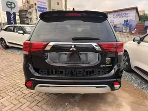 Mitsubishi Outlander 2022 Black
