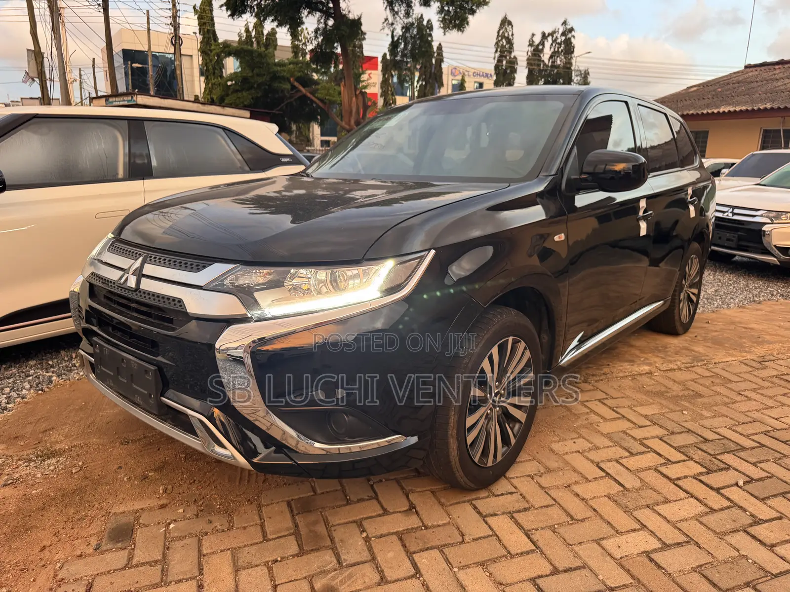 Mitsubishi Outlander 2022 Black