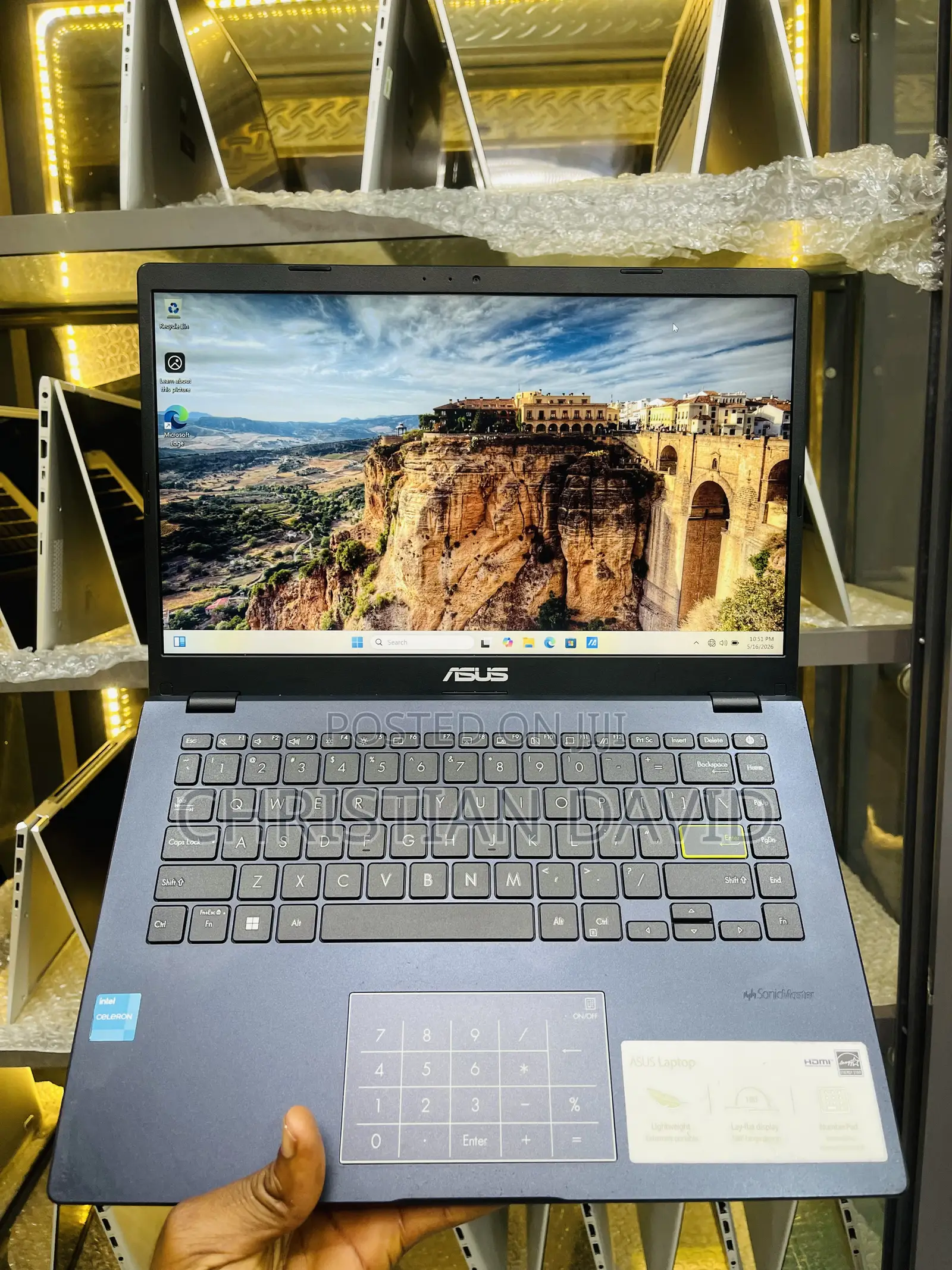 Laptop Asus Vivobook E410M 4GB Intel SSD 60GB