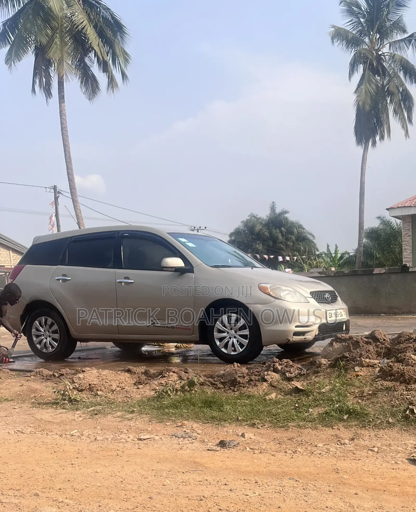 Toyota Matrix XR Hatchback FWD (1.8L 4cyl 4A) 2007 Gold