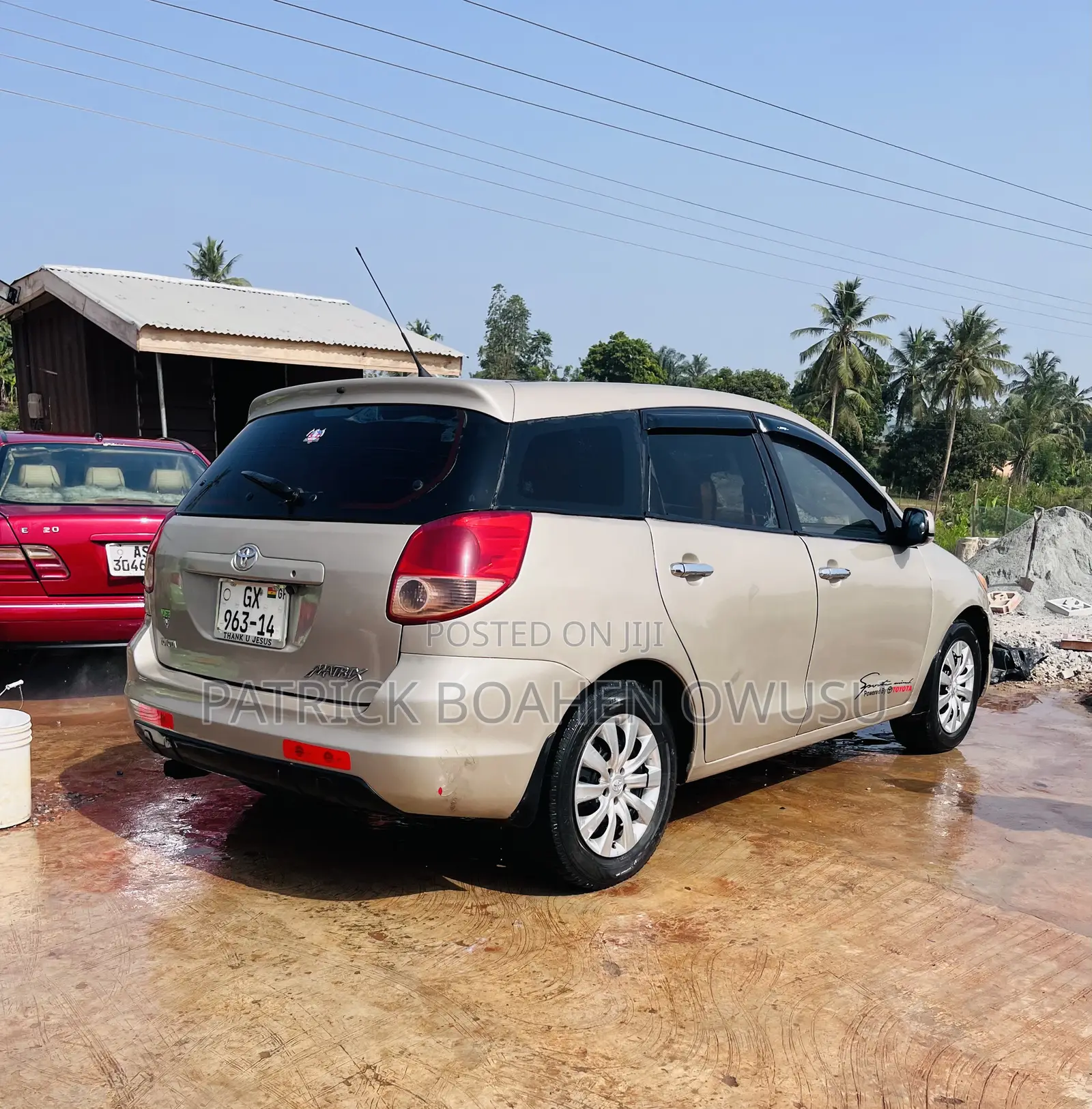 Toyota Matrix XR Hatchback FWD (1.8L 4cyl 4A) 2007 Gold