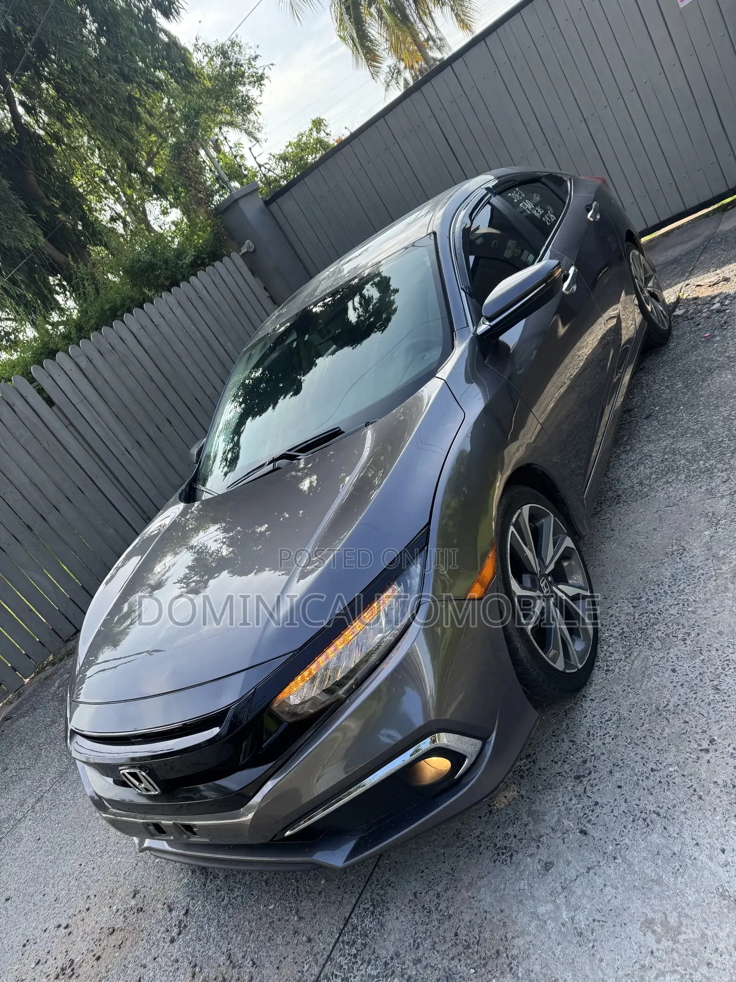 Honda Civic Touring Sedan 2019 Gray