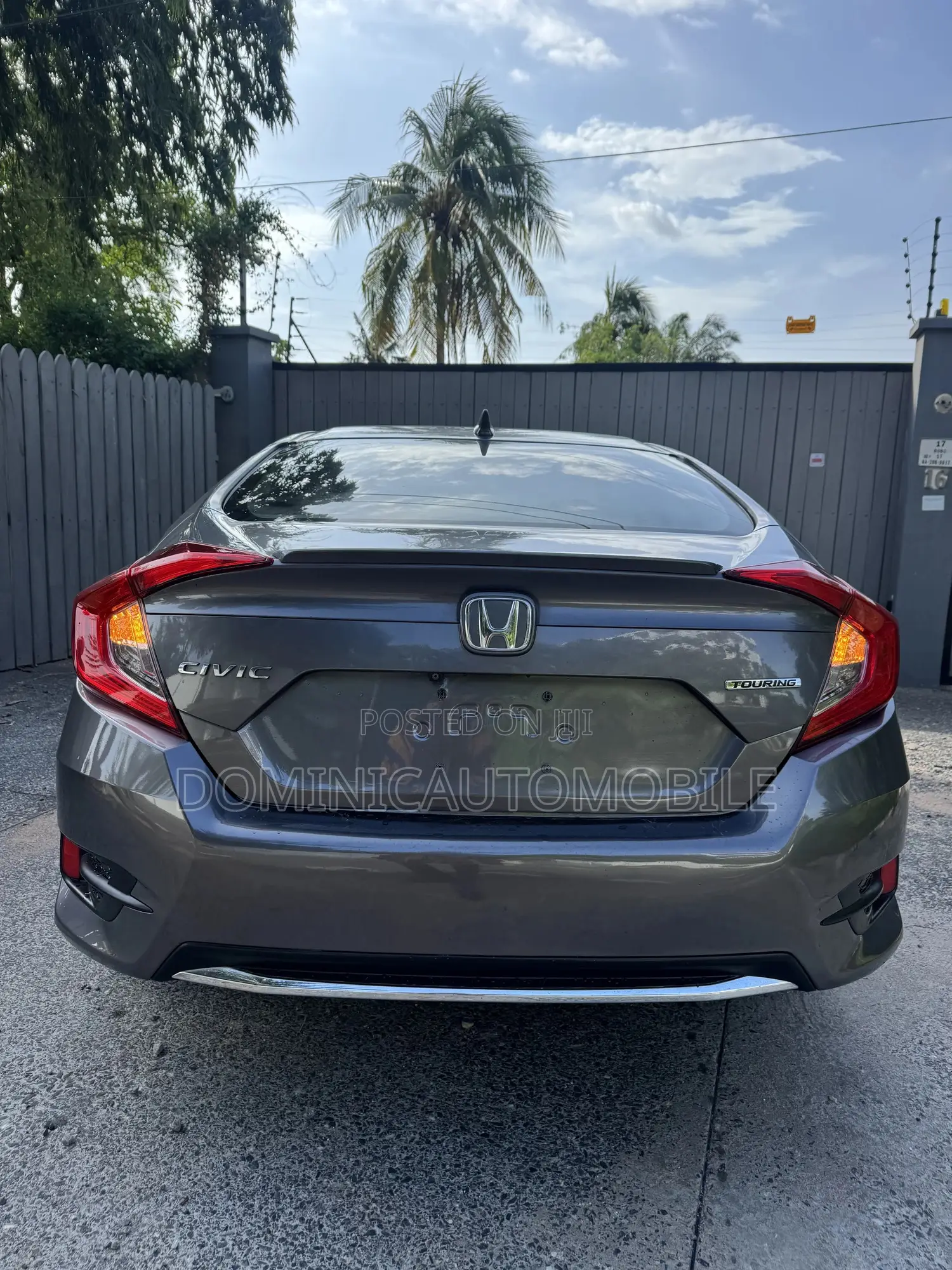 Honda Civic Touring Sedan 2019 Gray