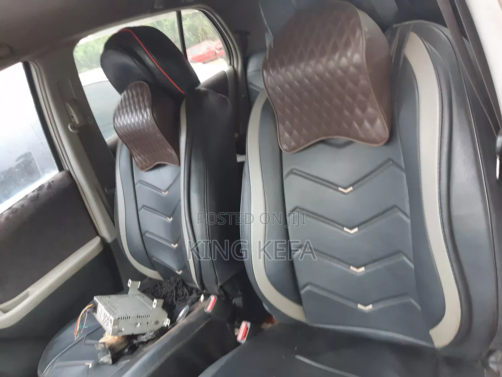 Toyota Vitz 1.3 AWD 5dr 2010 Silver