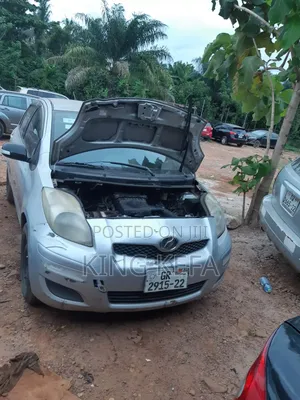 Toyota Vitz 1.3 AWD 5dr 2010 Silver