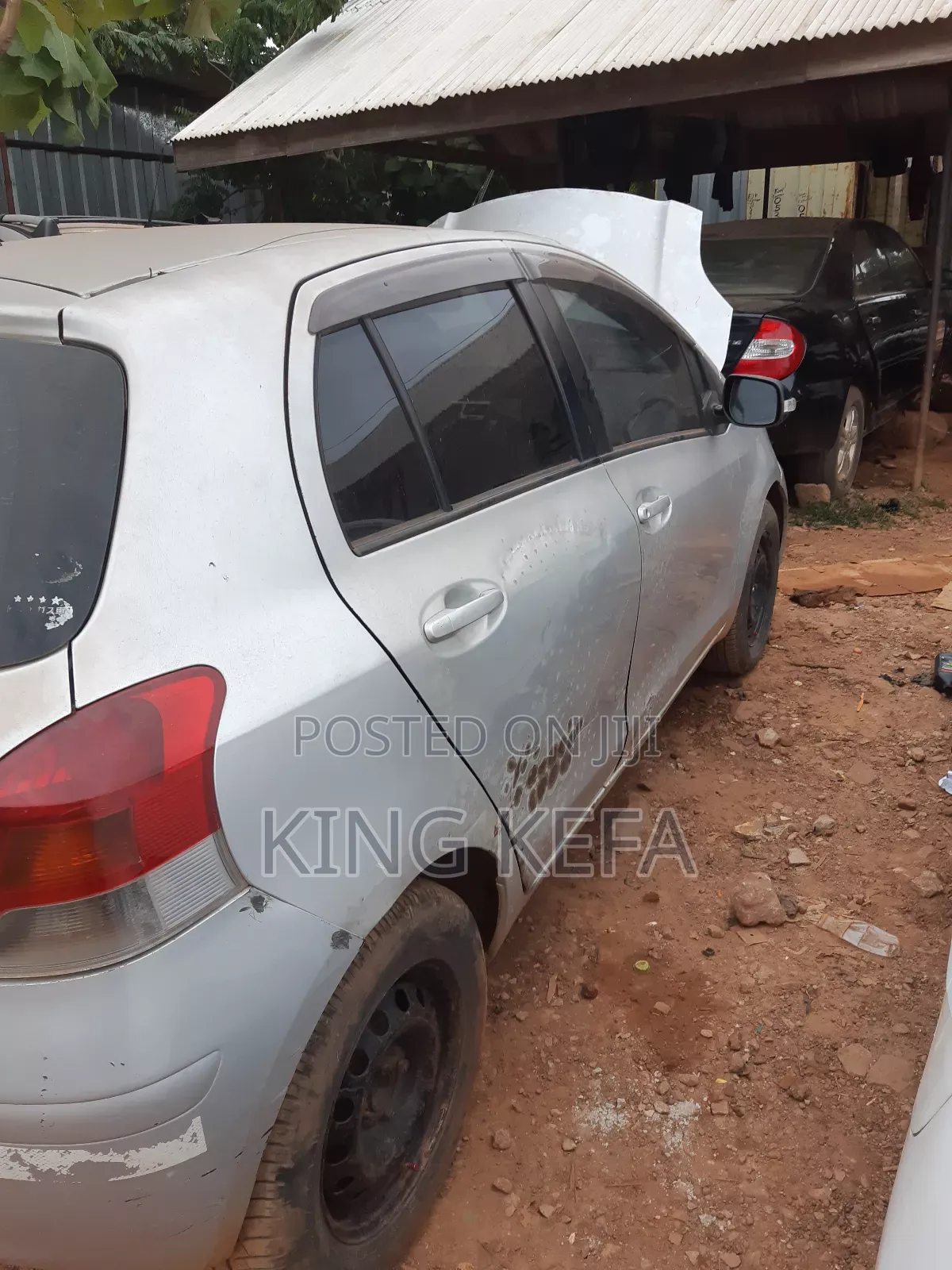 Toyota Vitz 1.3 AWD 5dr 2010 Silver