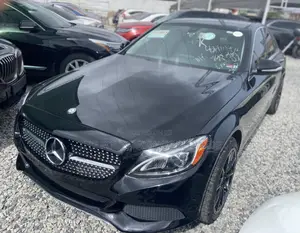 Mercedes-Benz C300 2017 Black