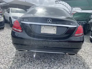 Mercedes-Benz C300 2017 Black