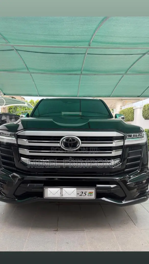 Toyota Land Cruiser LC300 2025 Black