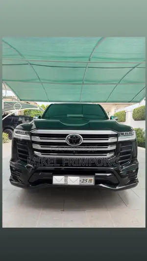 Toyota Land Cruiser LC300 2025 Black