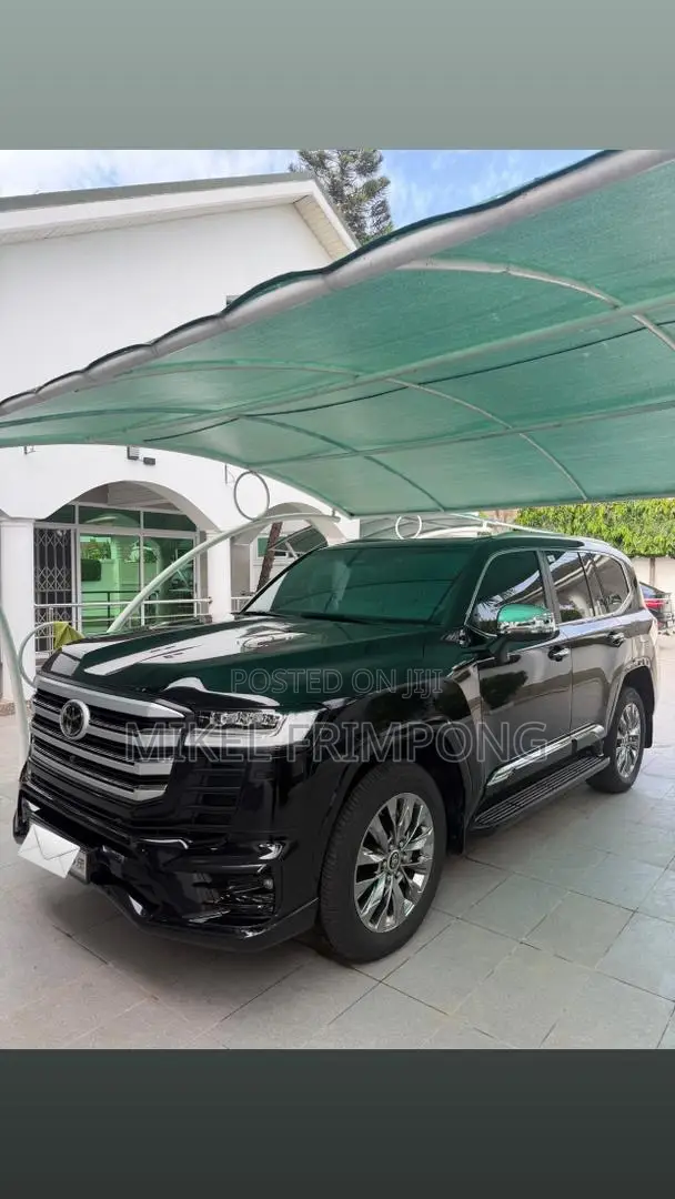 Toyota Land Cruiser LC300 2025 Black