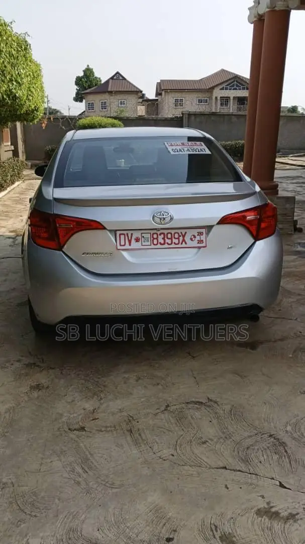 Toyota Corolla 2018 Silver