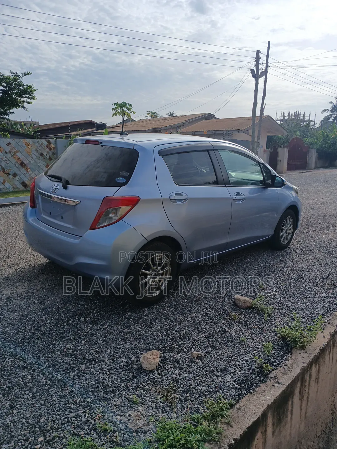Toyota Vitz 1.3 FWD 3dr 2013 Blue