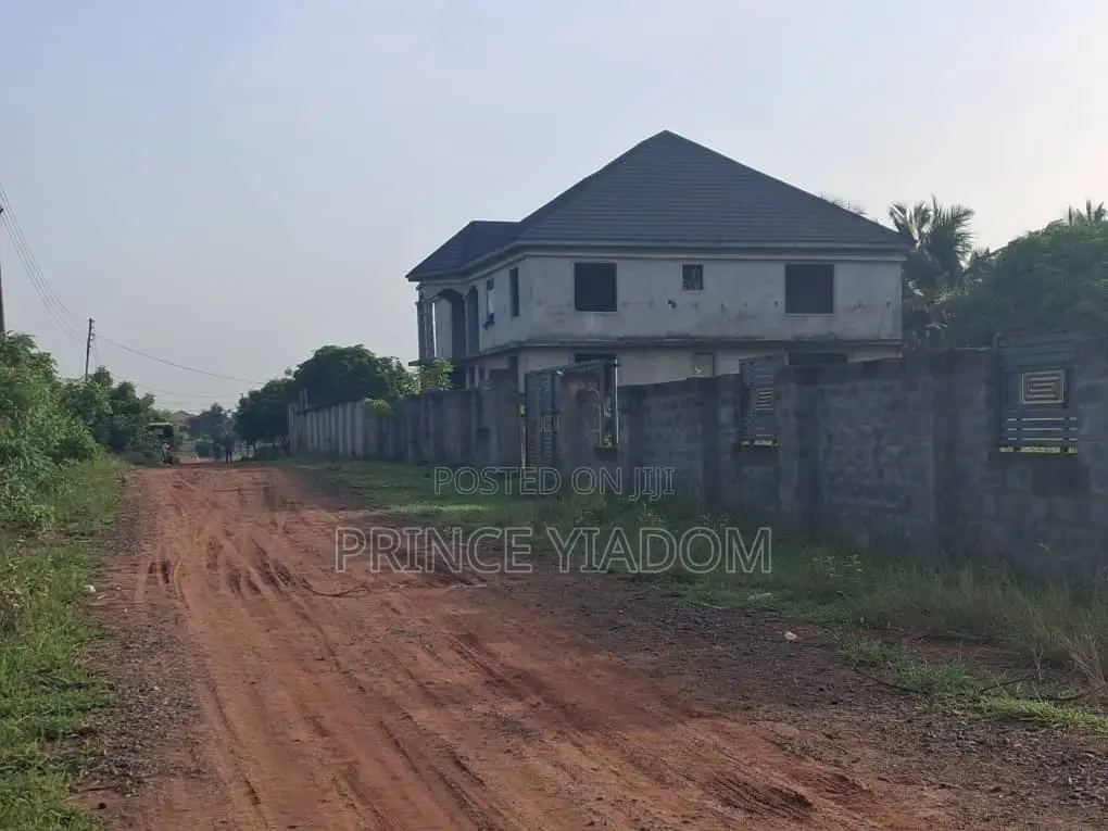 5bdrm House in Prampram for sale