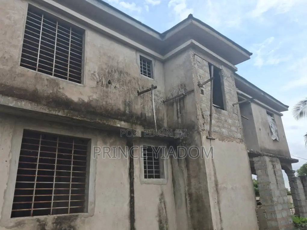 5bdrm House in Prampram for sale