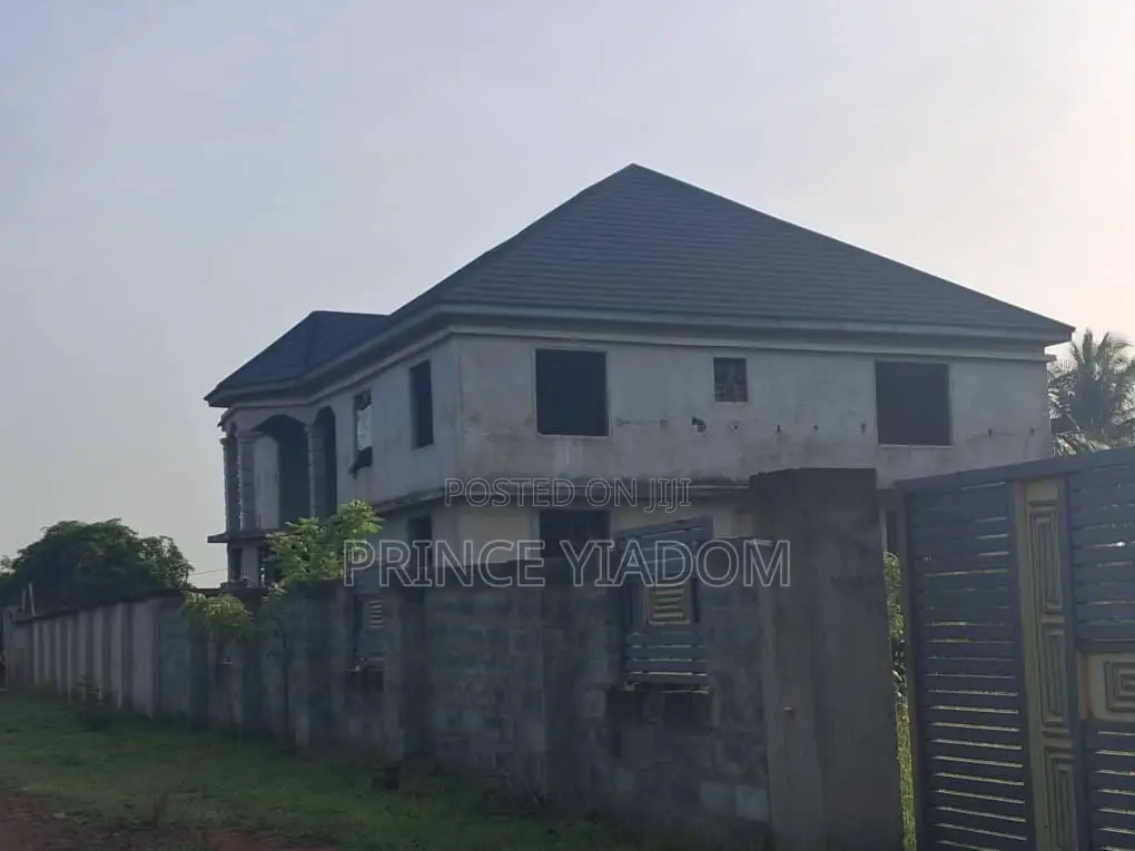 5bdrm House in Prampram for sale