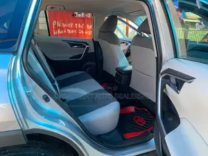 Toyota RAV4 XLE AWD 2023 Gray