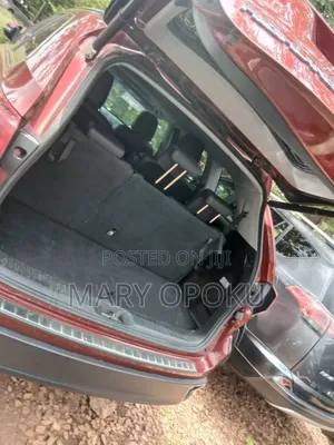 Toyota Highlander SE 4x4 V6 (3.5L 6cyl 8A) 2018 Red