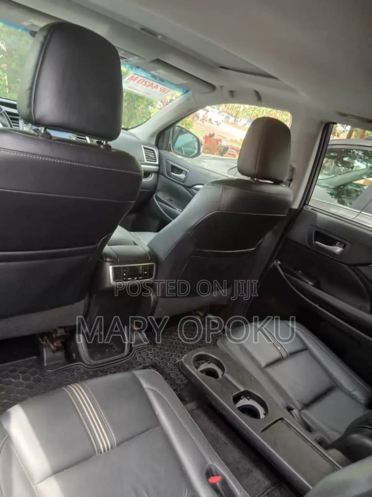 Toyota Highlander SE 4x4 V6 (3.5L 6cyl 8A) 2018 Red