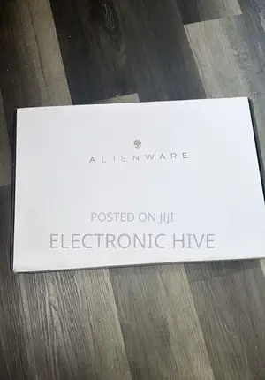 New Laptop Alienware M18 R2 16GB Intel Core i7 SSD 1T