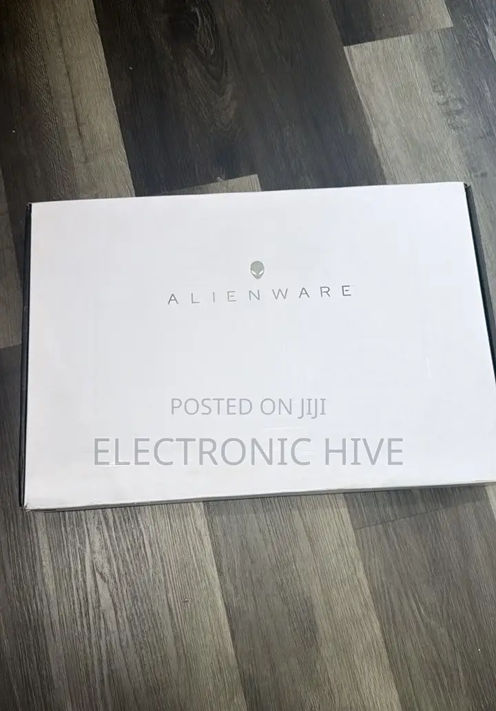New Laptop Alienware M18 R2 16GB Intel Core i7 SSD 1T