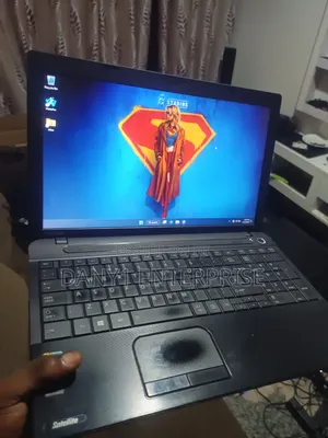 Laptop Toshiba Satellite C55 4GB Intel Celeron HDD+SSD 500GB