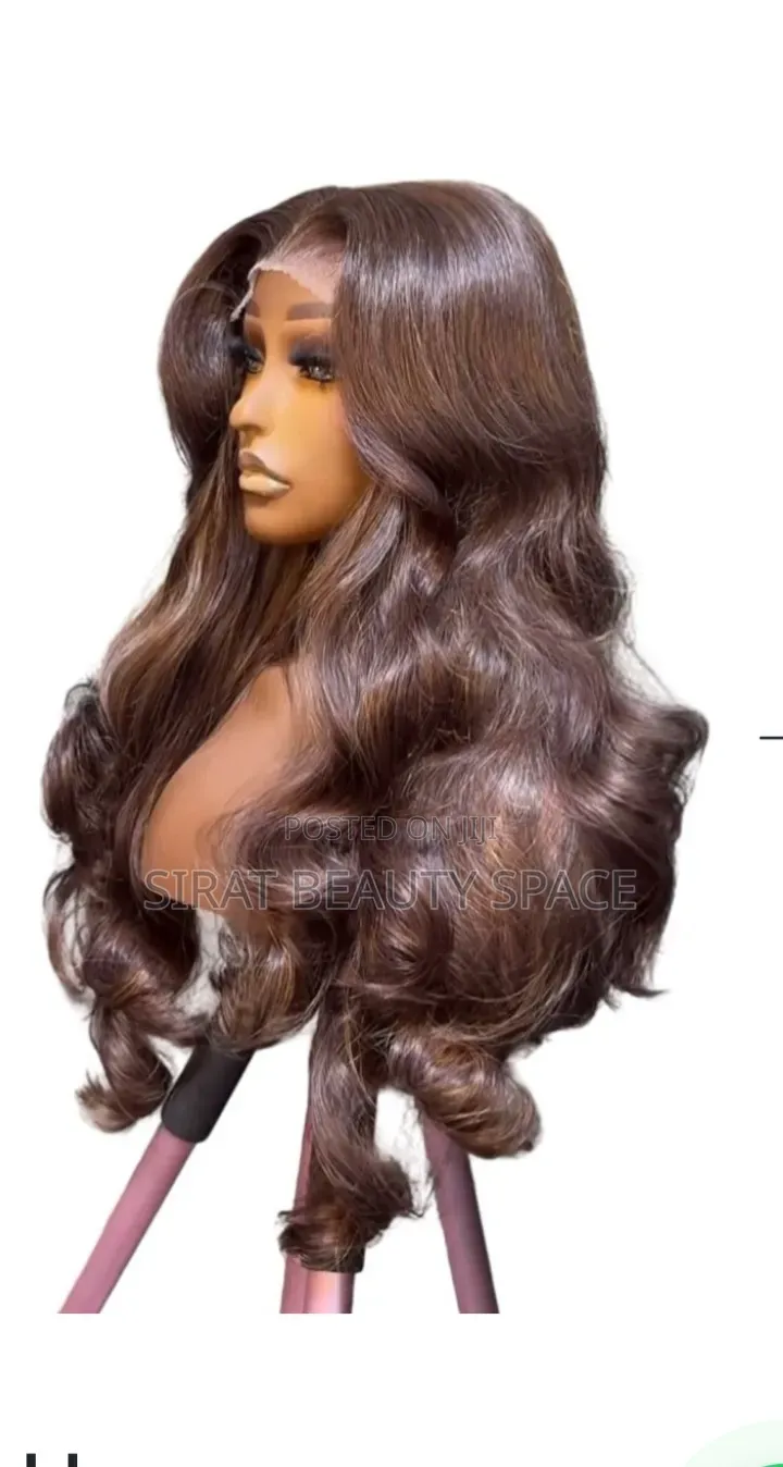 Wig Mimi in Full Frontal Unit