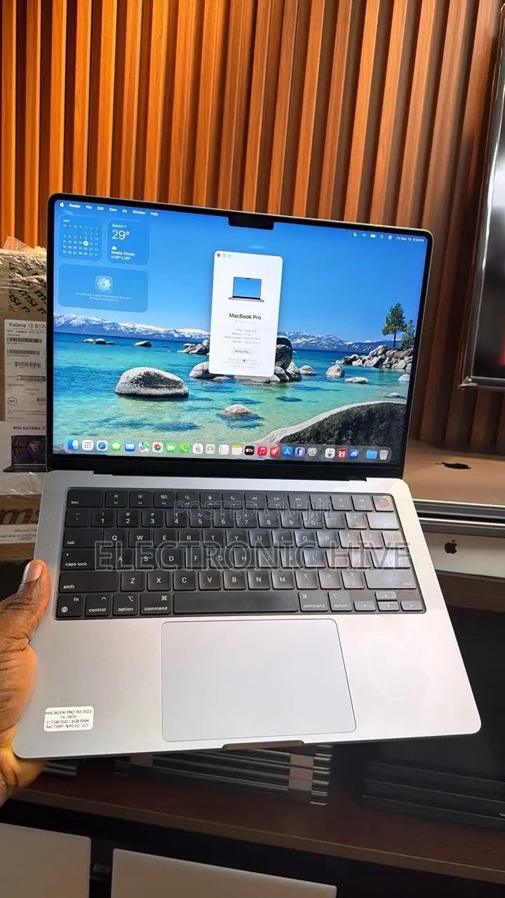 Laptop Apple MacBook Pro 2023 M3 14-inch 16GB Apple M3 Pro SSD 512GB