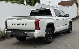 Toyota Tundra Limited CrewMax 6.5' Bed 2024 White