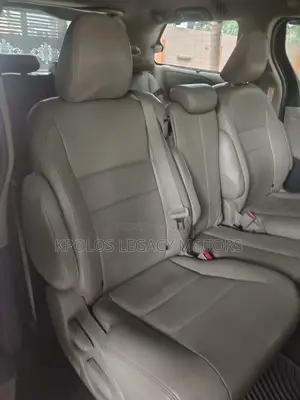 Toyota Sienna Limited Premium 7 Passenger (3.5L 6cyl 8A) 2016 Red