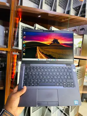 Laptop Dell Latitude 5300 8GB Intel Core i5 SSD 256GB