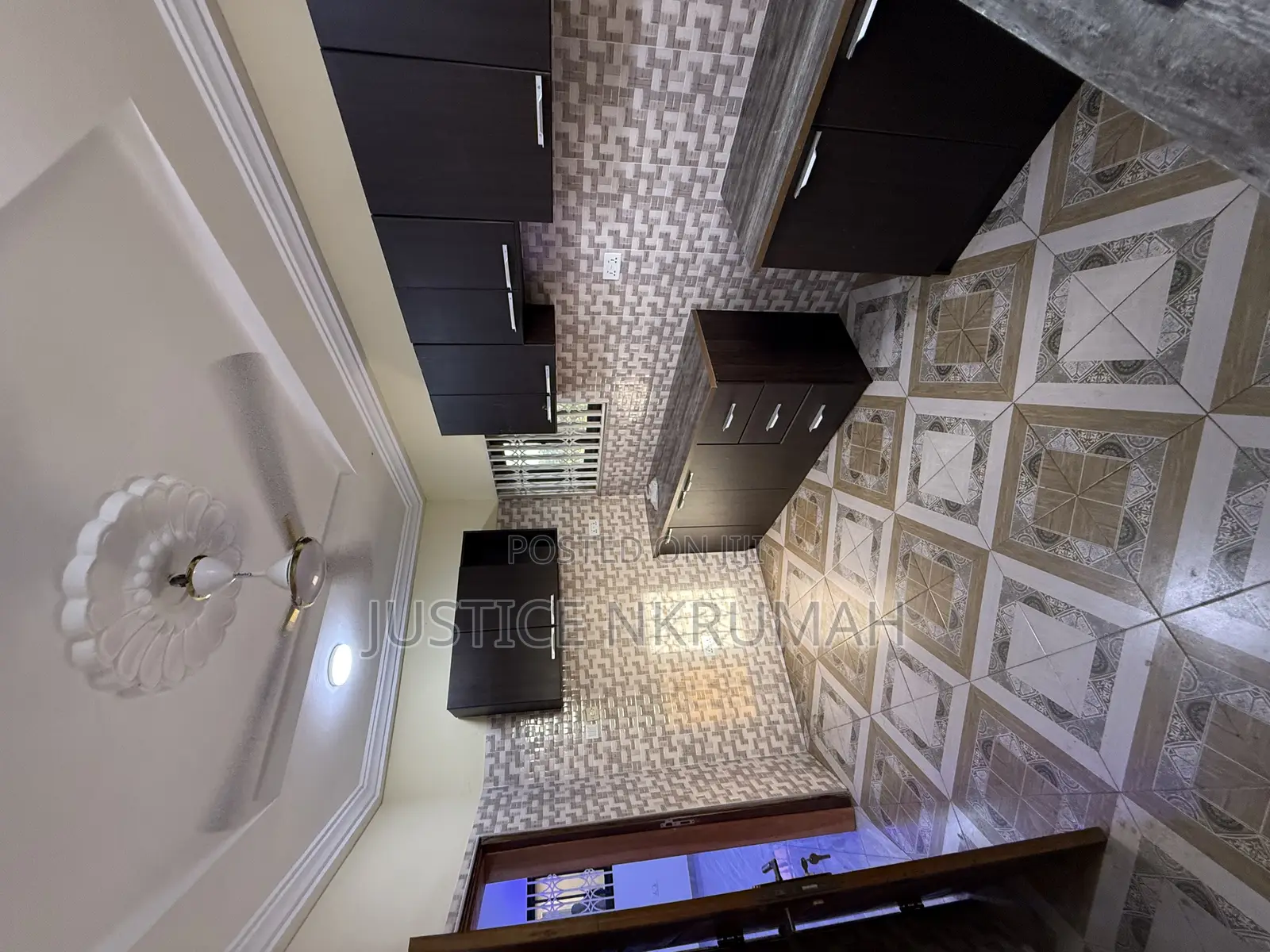 2bdrm Apartment in Mr Justice Estate, Bortiano for rent