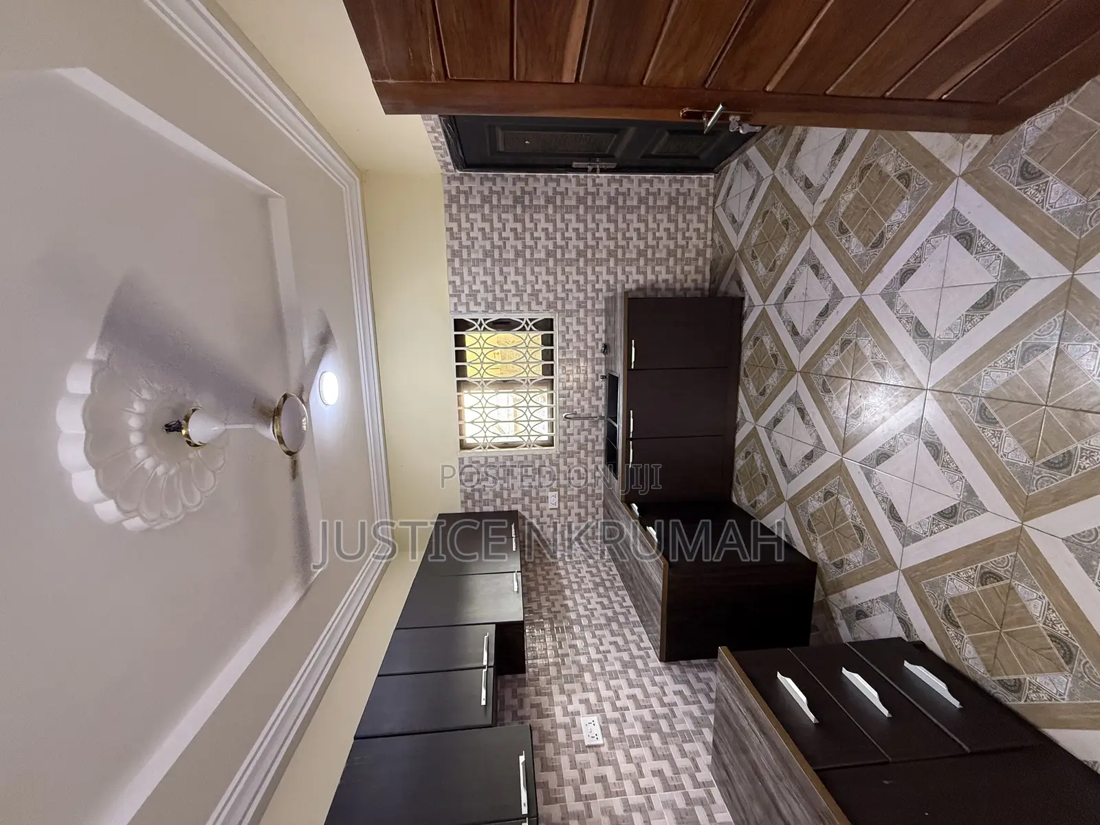 2bdrm Apartment in Mr Justice Estate, Bortiano for rent
