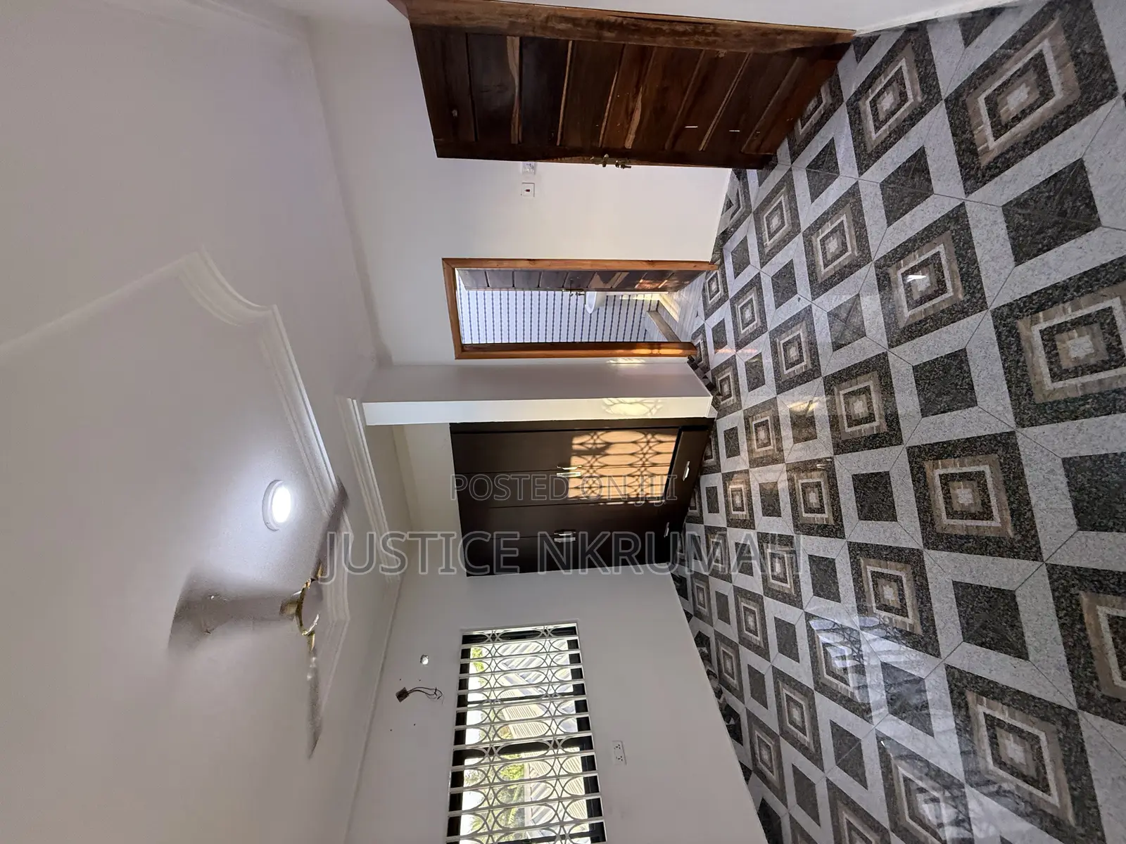 2bdrm Apartment in Mr Justice Estate, Bortiano for rent