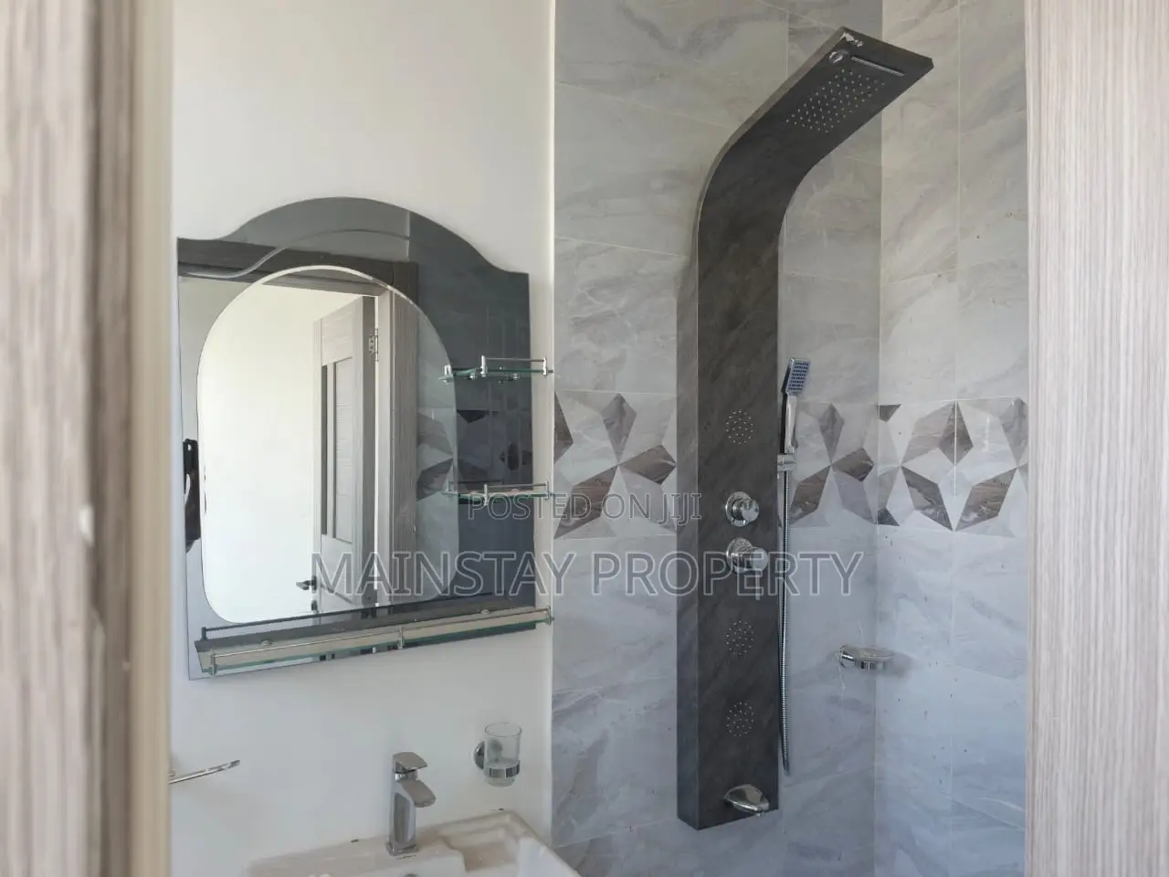 3bdrm Townhouse/Terrace in Mainstay Estates, Tseaddo for sale